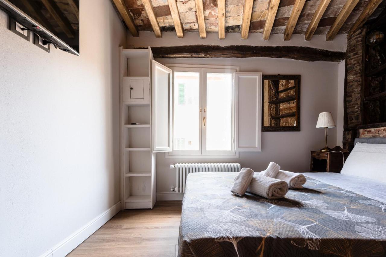 31 Steps To Heaven - Heart Of Lucca Apartment Luaran gambar