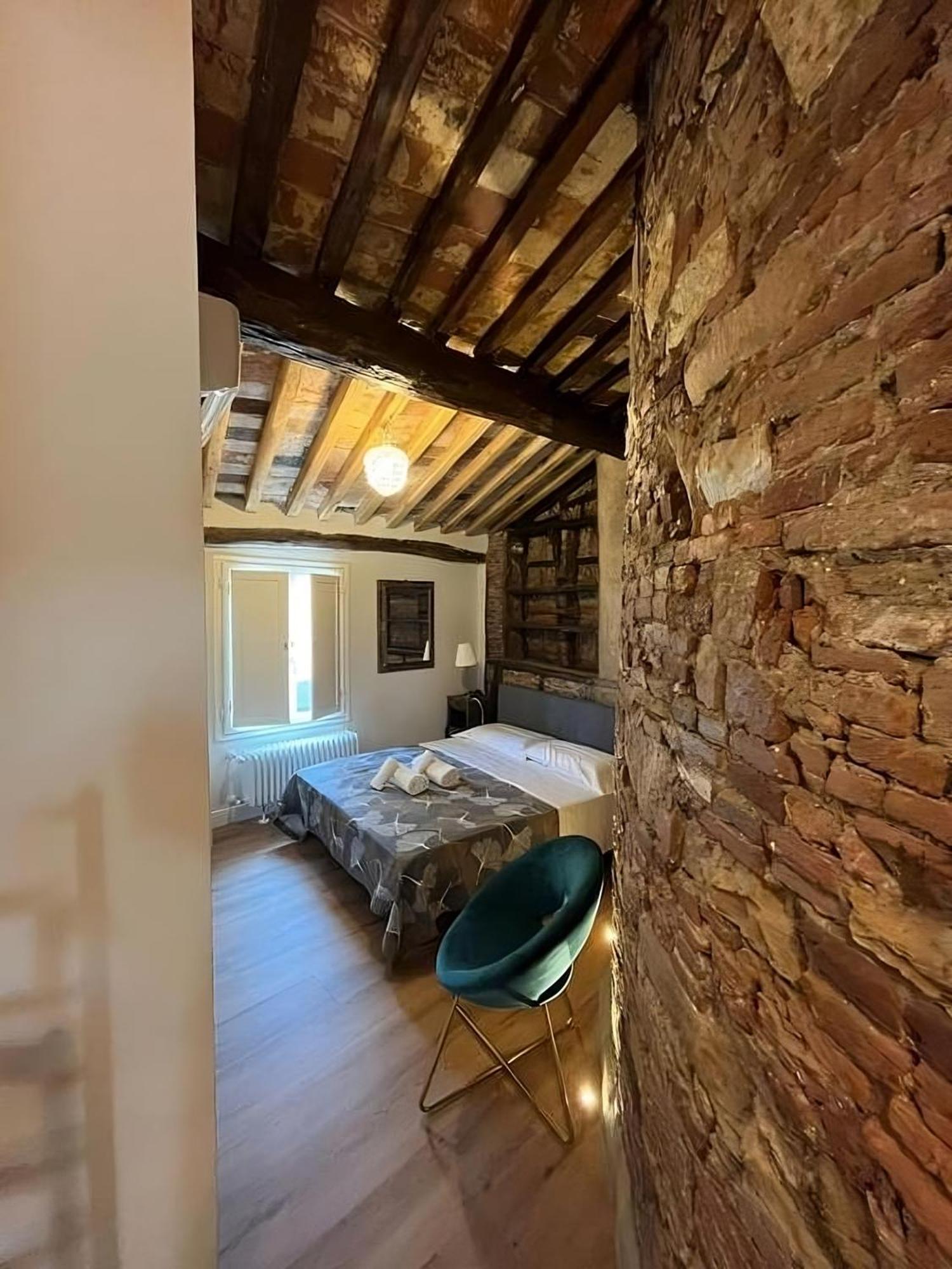 31 Steps To Heaven - Heart Of Lucca Apartment Luaran gambar