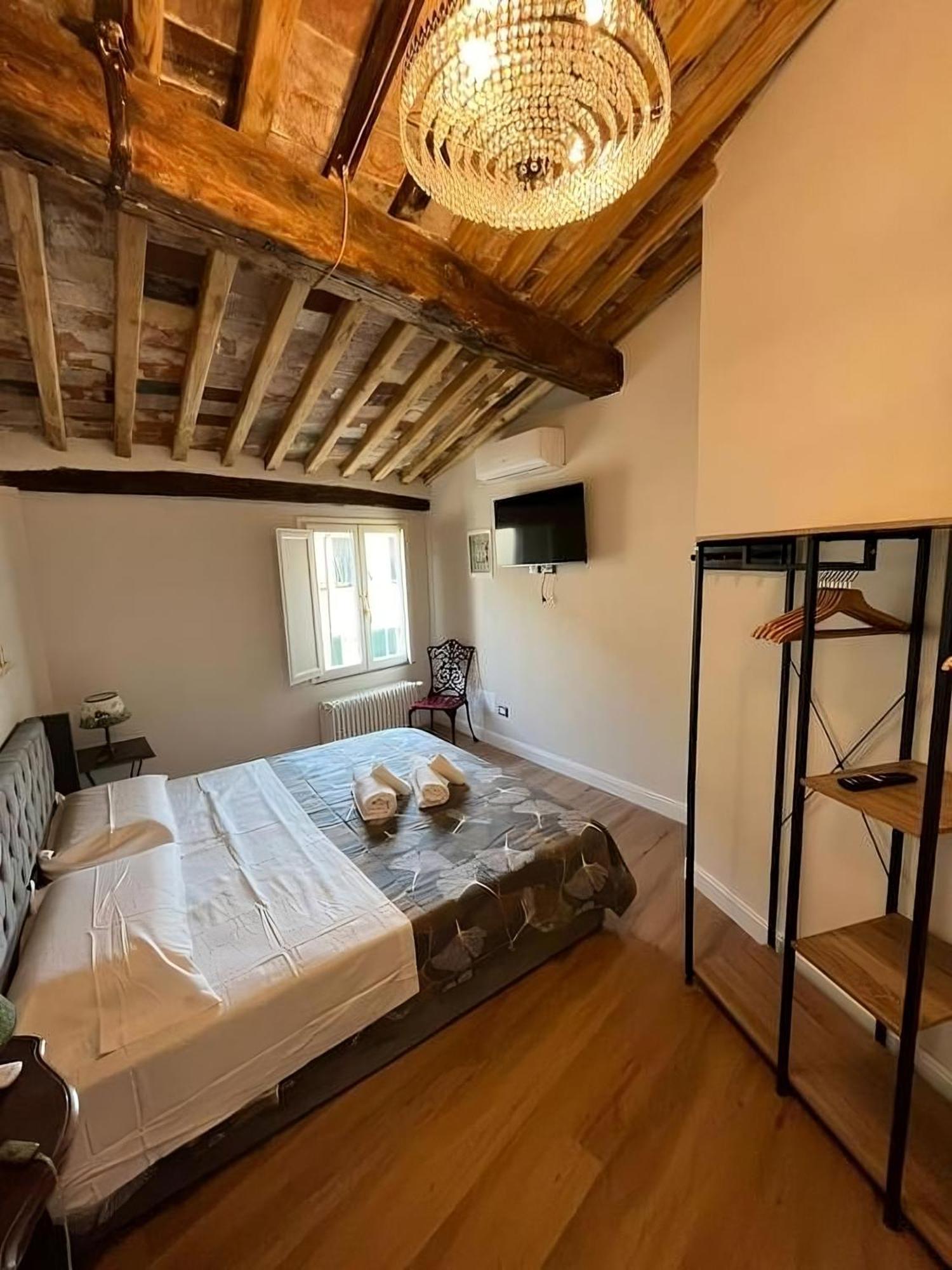 31 Steps To Heaven - Heart Of Lucca Apartment Luaran gambar
